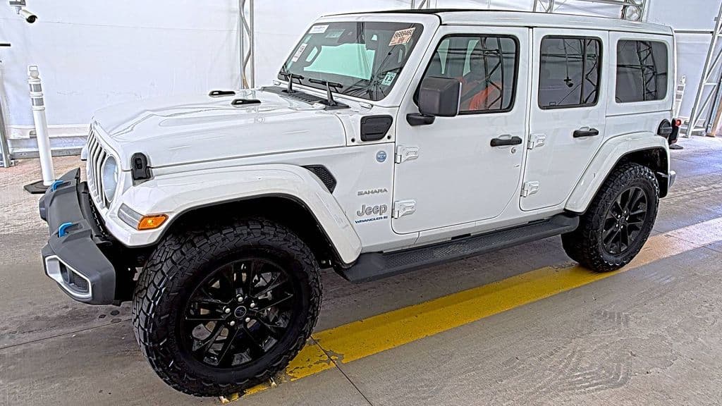 2024 Jeep Wrangler Sahara — photo 1 of 6