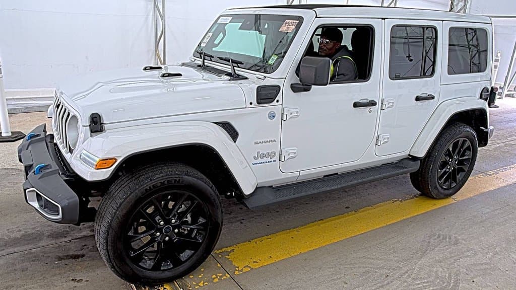 2024 Jeep Wrangler Base — photo 1 of 4