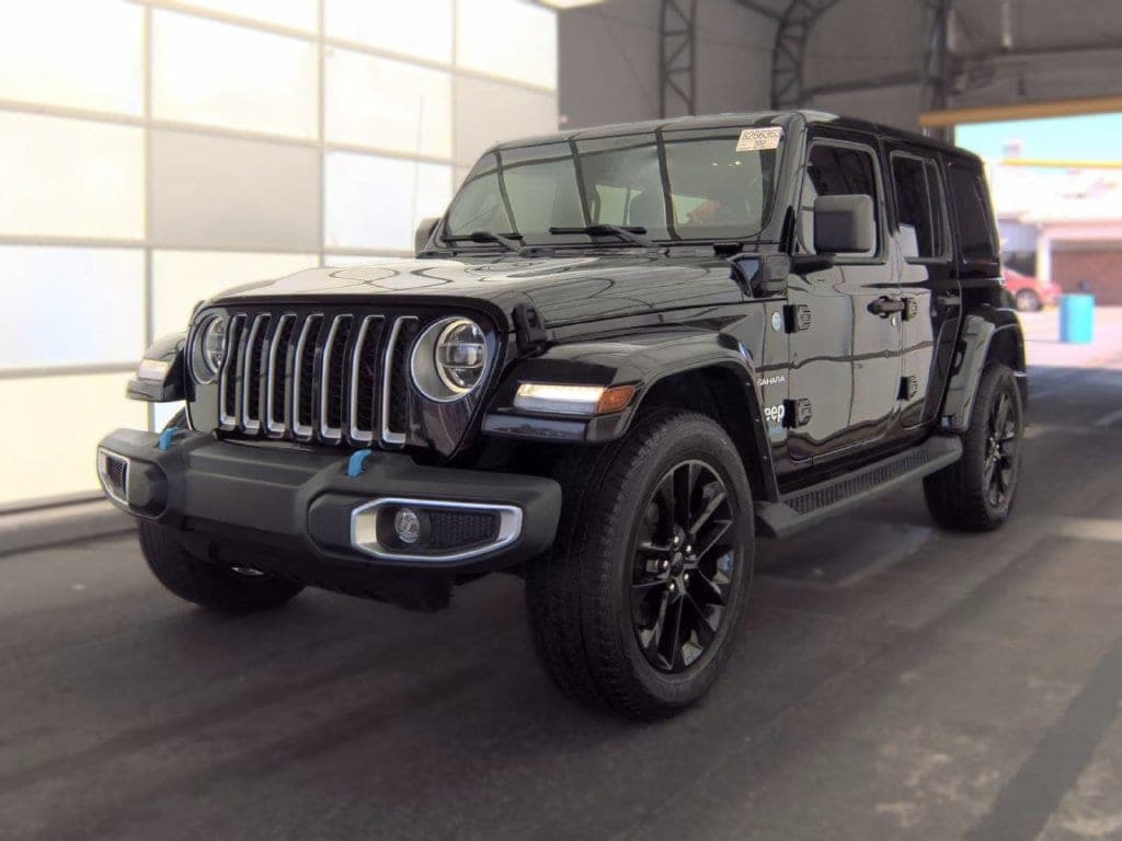 2022 Jeep Wrangler Unlimited Sahara — photo 1 of 6