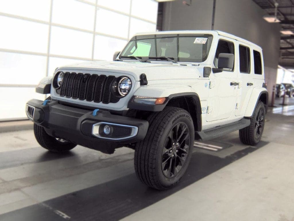2024 Jeep Wrangler Base — photo 1 of 6