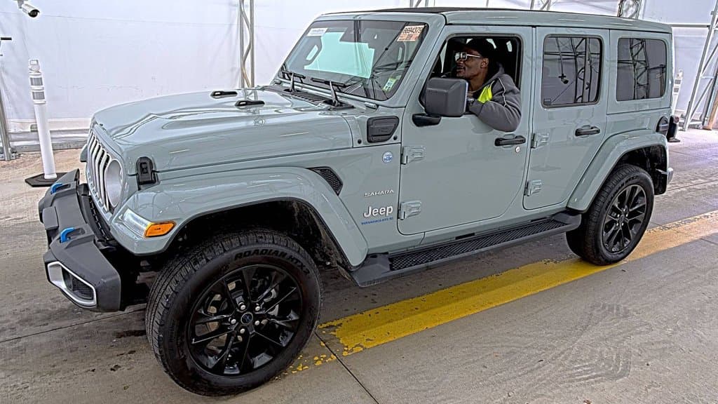 2024 Jeep Wrangler Base — photo 1 of 6