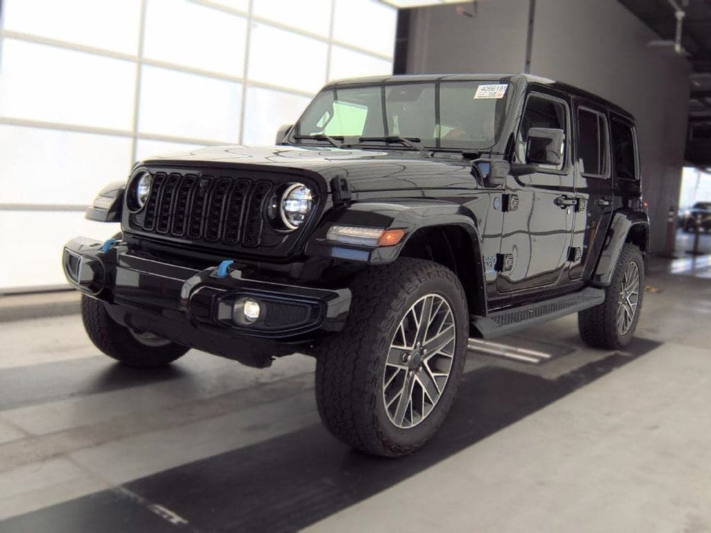 2024 Jeep Wrangler Base — photo 1 of 6