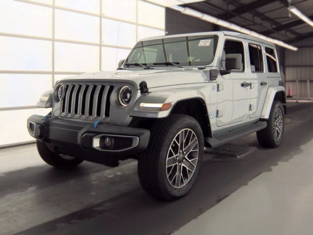 2023 Jeep Wrangler Base — photo 1 of 6
