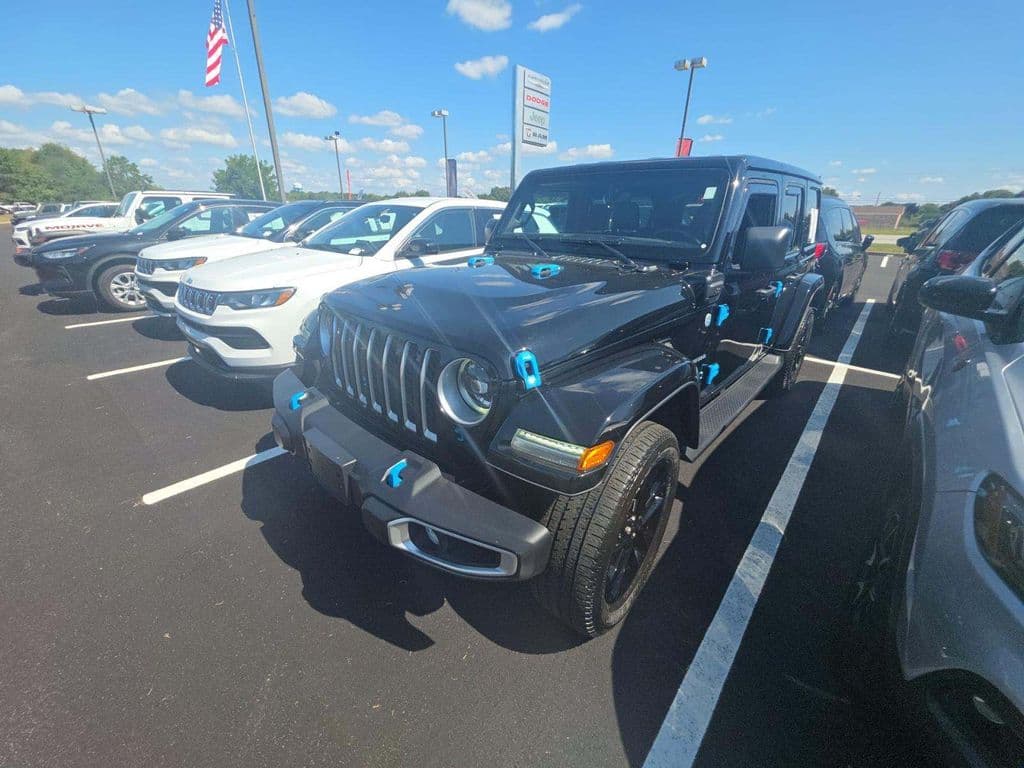 2023 Jeep Wrangler Sahara — photo 1 of 5