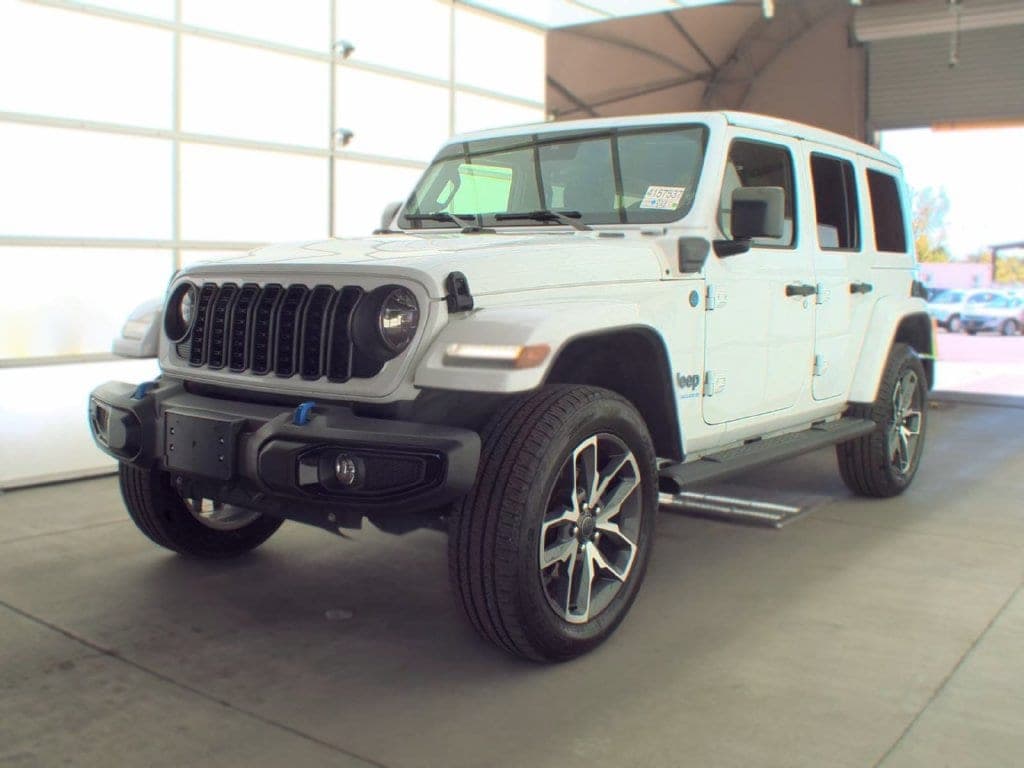 2024 Jeep Wrangler Base — photo 1 of 6