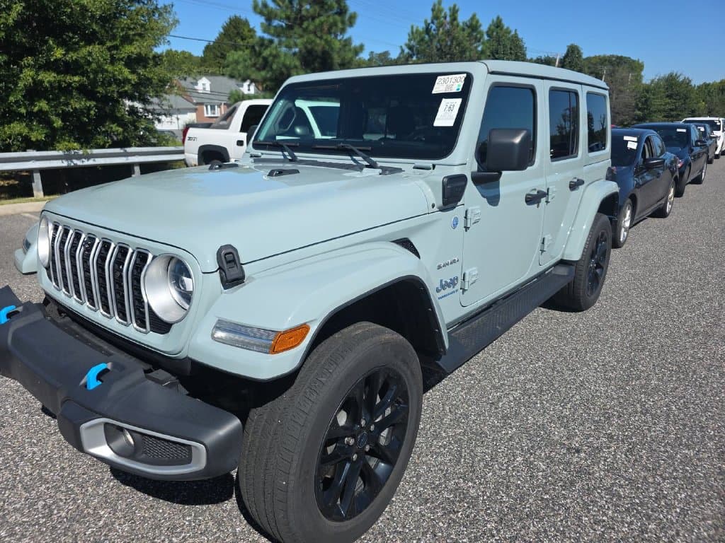 2024 Jeep Wrangler Sahara — photo 1 of 6