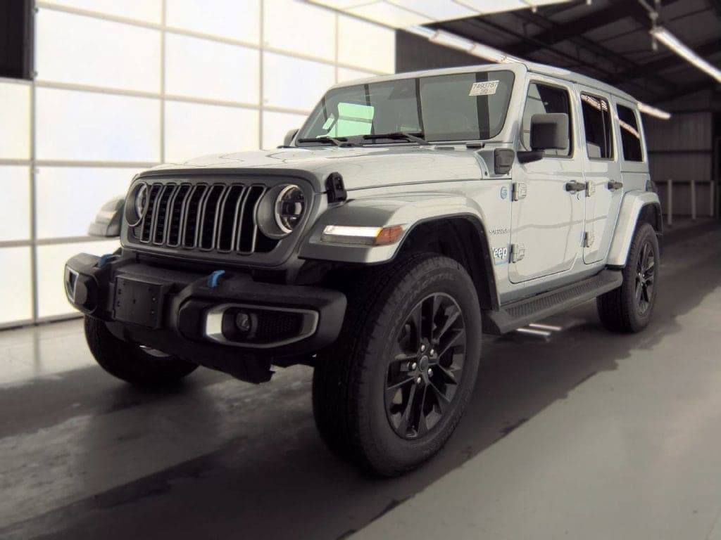 2024 Jeep Wrangler Base — photo 1 of 6