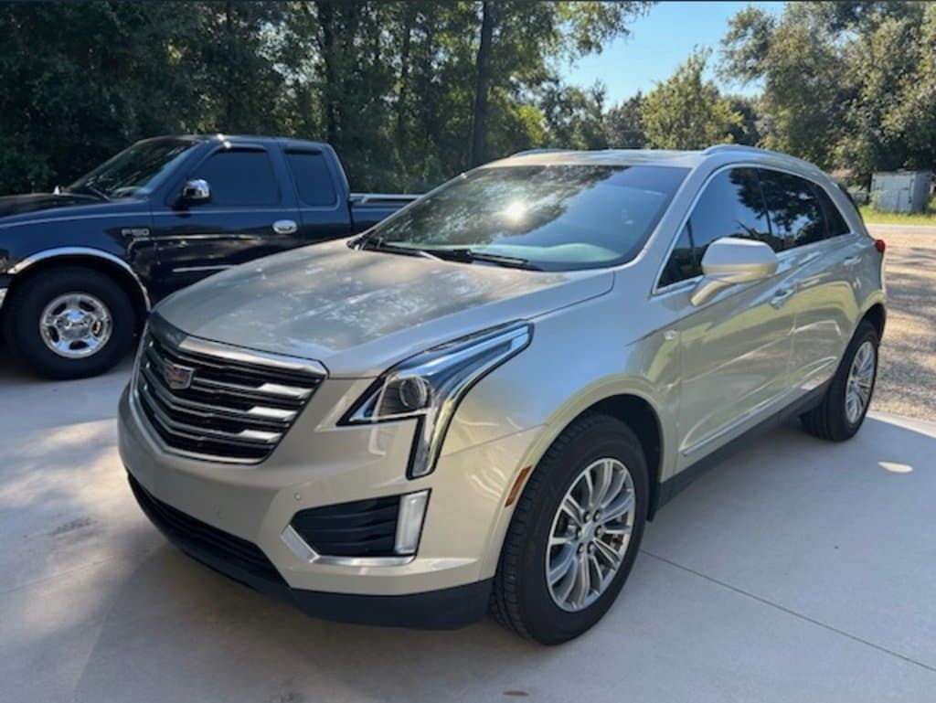 2017 Cadillac XT5 Base — photo 1 of 5