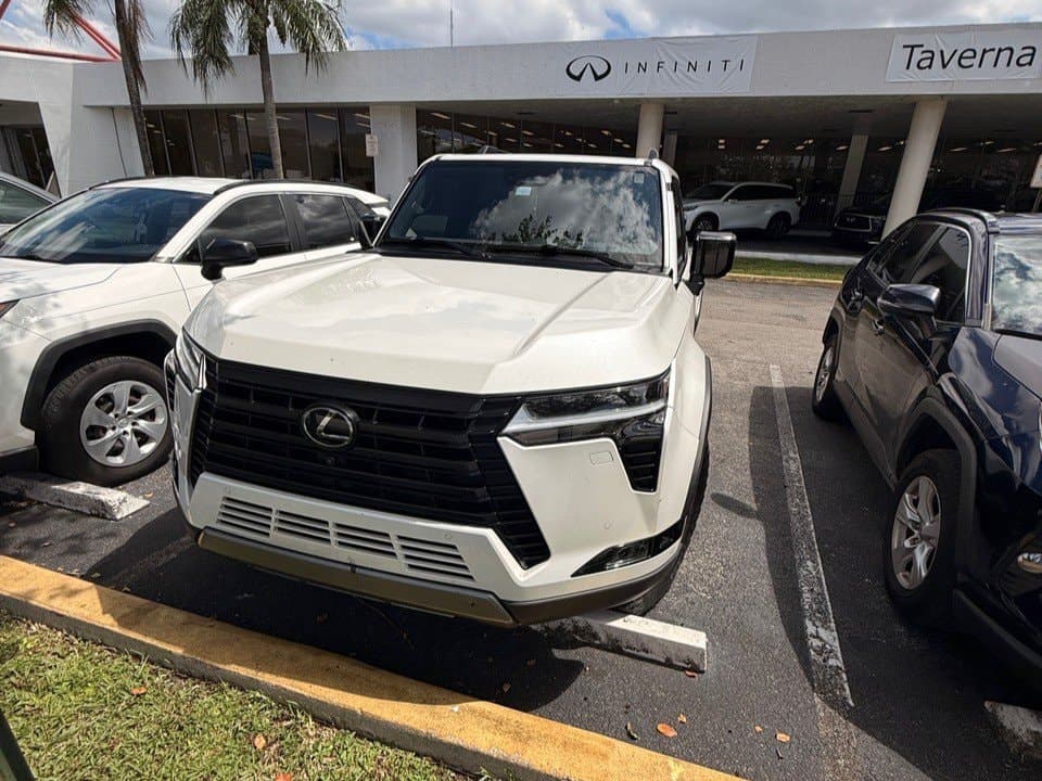 2024 Lexus GX Base — photo 1 of 5