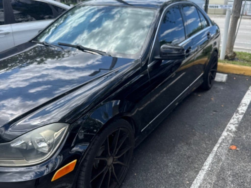 2014 Mercedes-Benz C-Class Base — photo 1 of 3