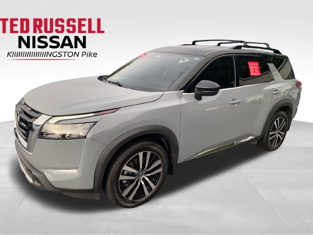 2024 Nissan Pathfinder Platinum — photo 1 of 31