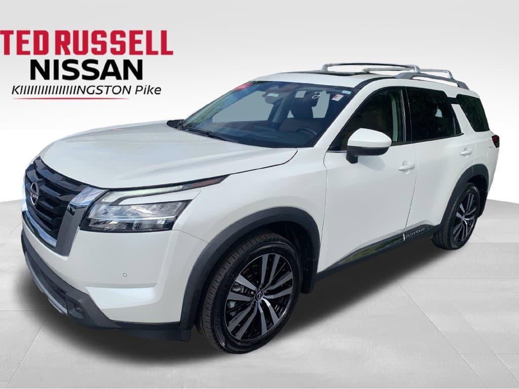 2023 Nissan Pathfinder Platinum — photo 1 of 31
