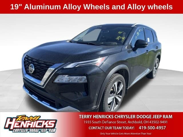 2021 Nissan Rogue Platinum — photo 1 of 12