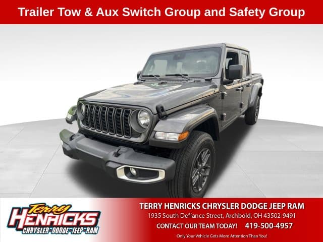 2025 Jeep Gladiator Sport S — photo 1 of 12