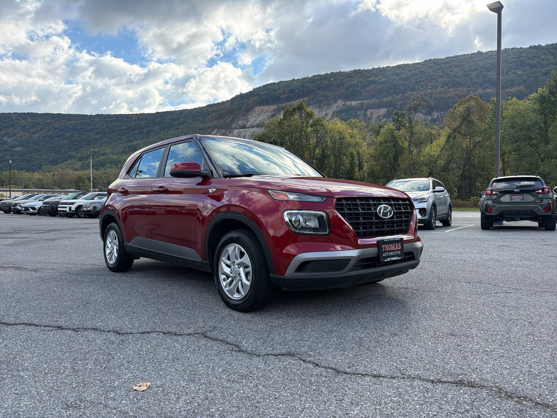 2025 Hyundai Venue SE — photo 1 of 31