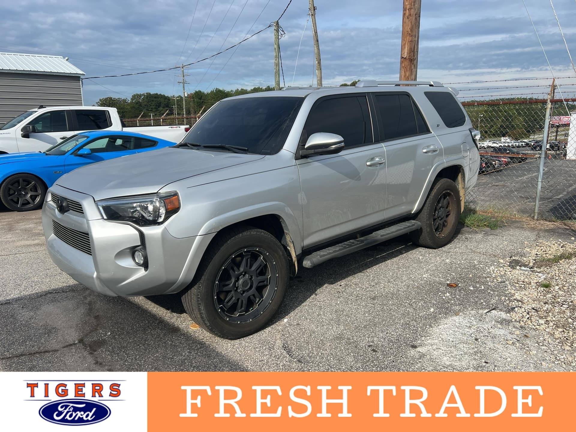 2017 Toyota 4Runner SR5 Premium — photo 1 of 3