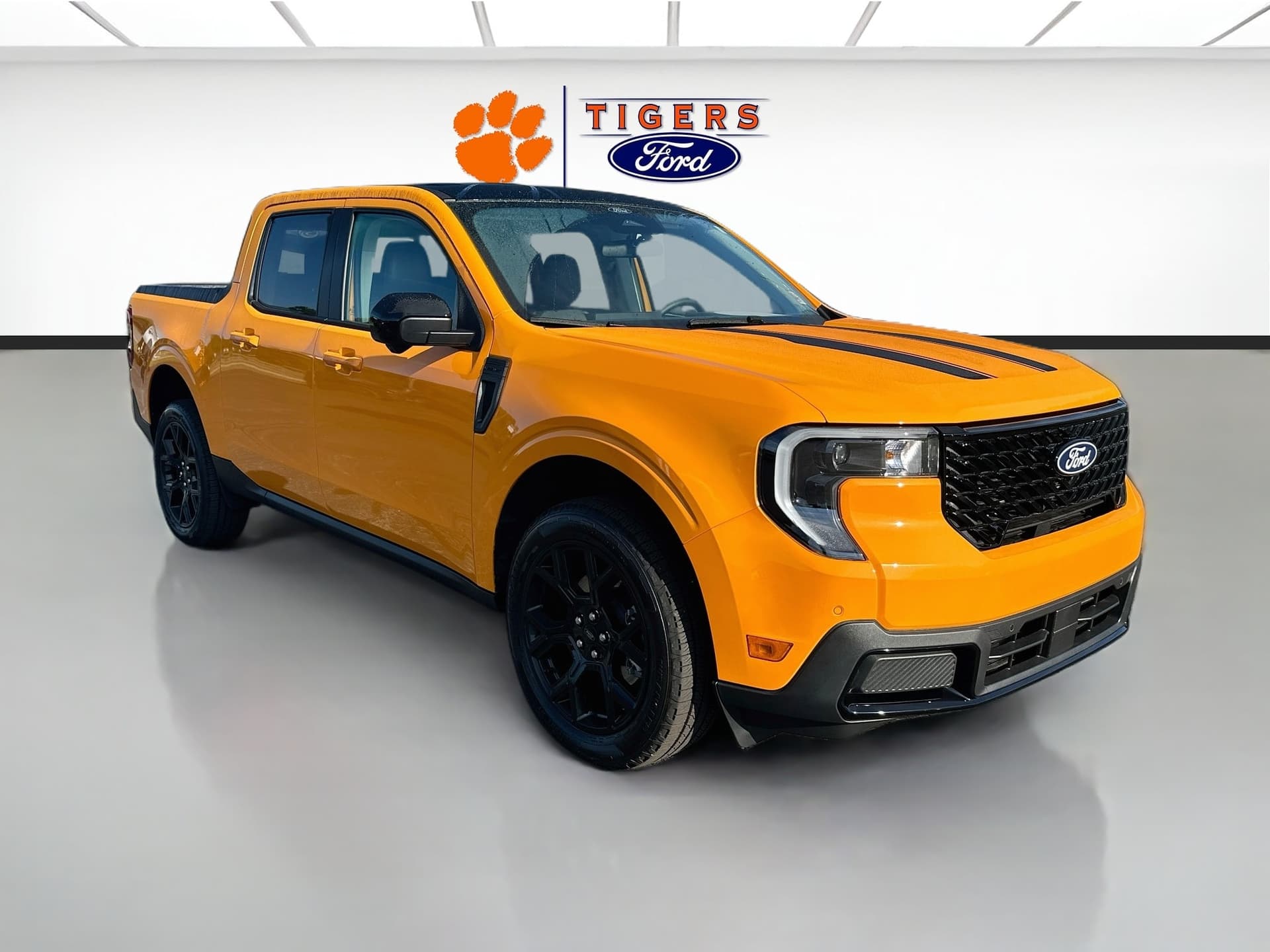 2026 Ford Maverick LARIAT — photo 1 of 31