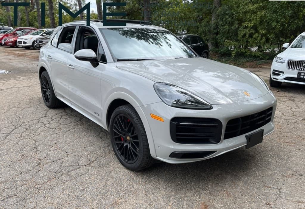 2022 Porsche Cayenne GTS — photo 1 of 8