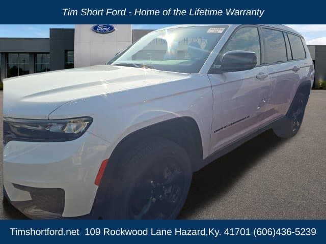 2023 Jeep Grand Cherokee L Laredo — photo 1 of 9