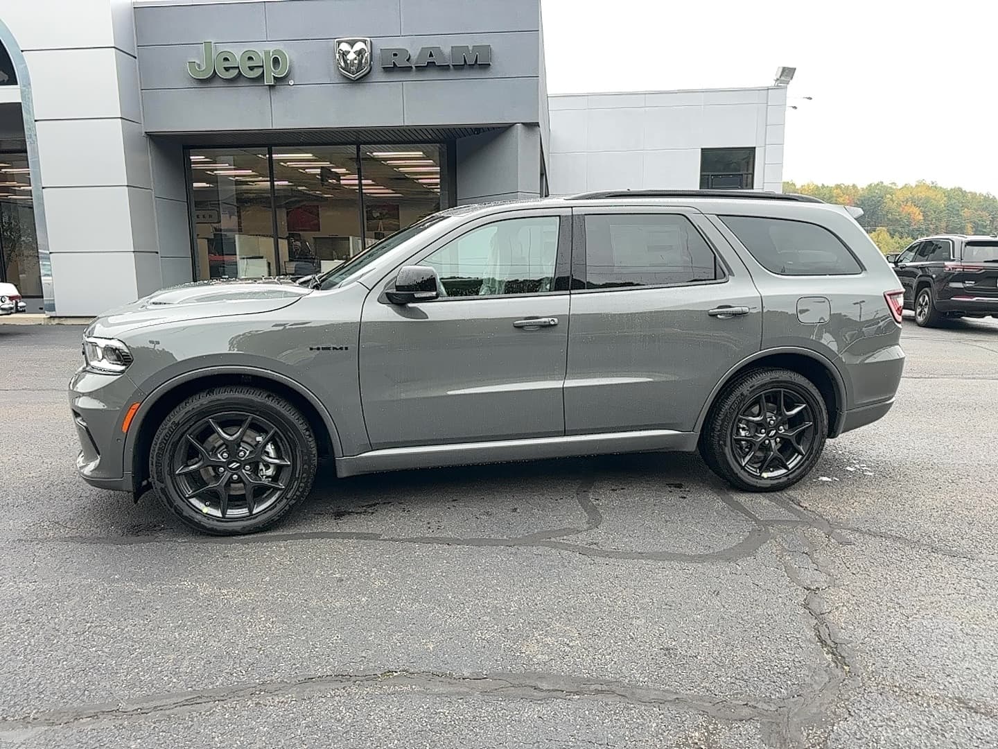2027 Dodge Durango GT HEMI — photo 1 of 25