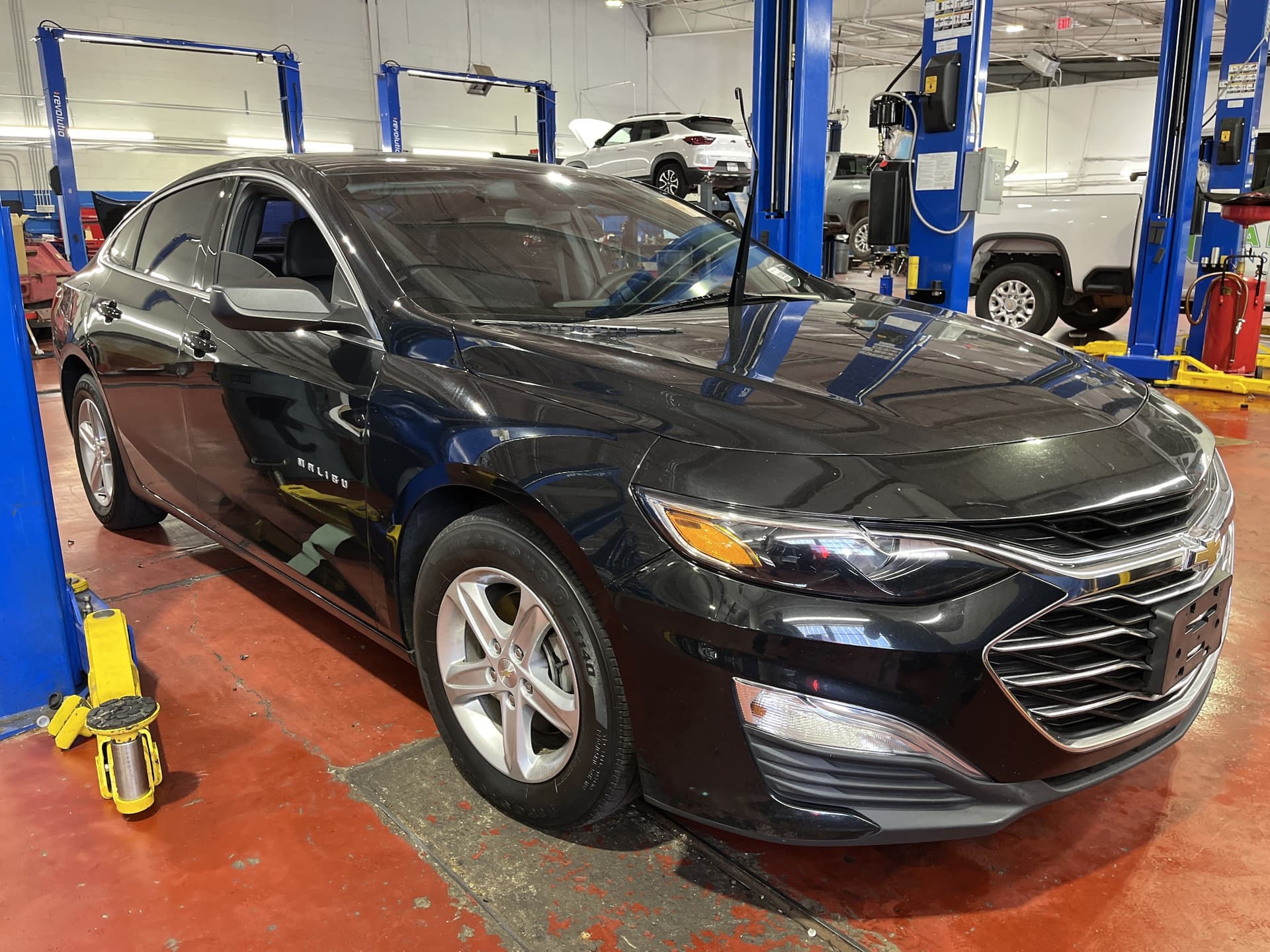 2019 Chevrolet Malibu LS — photo 1 of 4