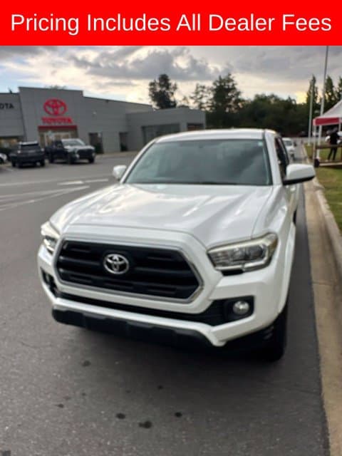 2017 Toyota Tacoma SR5 — photo 1 of 13