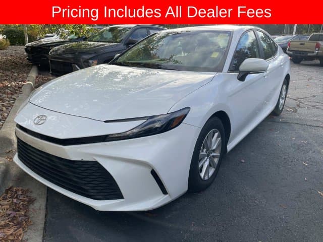 2025 Toyota Camry LE — photo 1 of 13