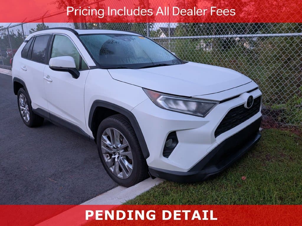 2019 Toyota RAV4 XLE Premium — photo 1 of 11