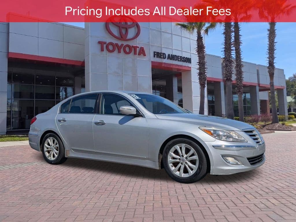 2013 Hyundai Genesis Base — photo 1 of 28