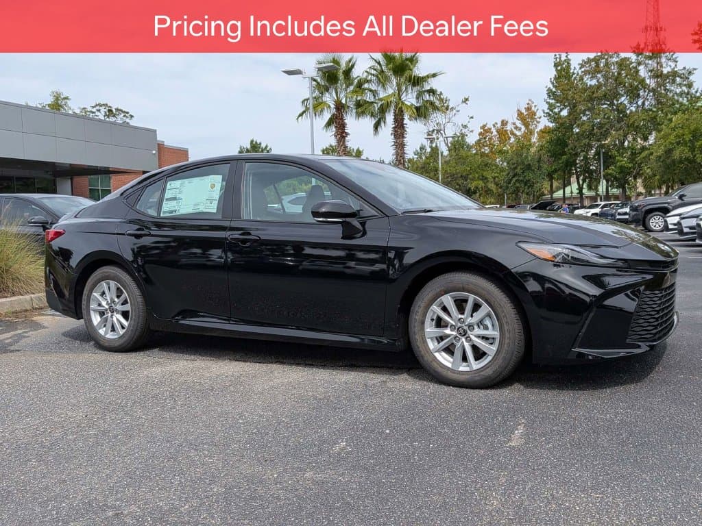 2026 Toyota Camry LE — photo 1 of 46