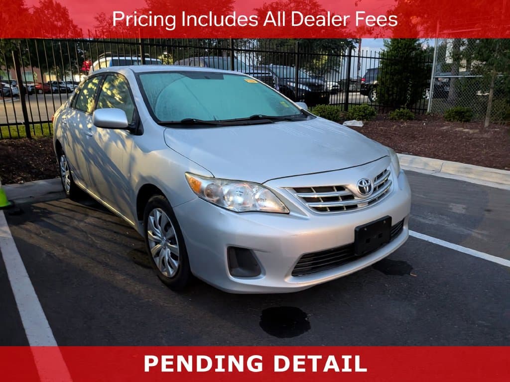 2013 Toyota Corolla LE — photo 1 of 11