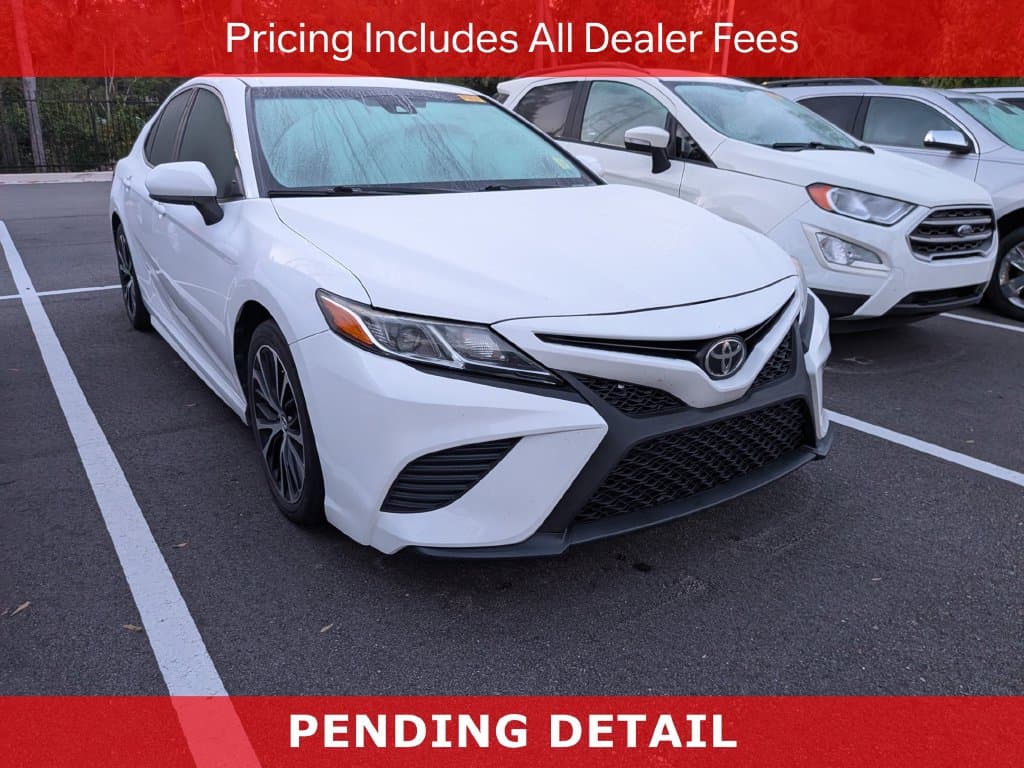 2019 Toyota Camry SE — photo 1 of 11