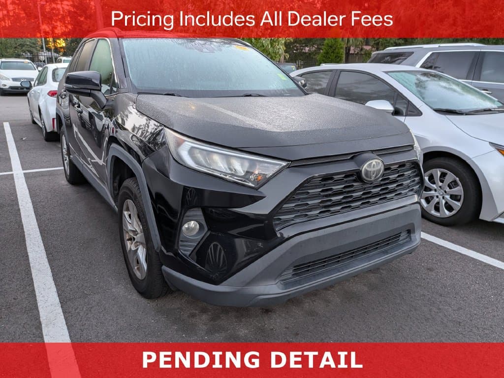 2020 Toyota RAV4 XLE — photo 1 of 11