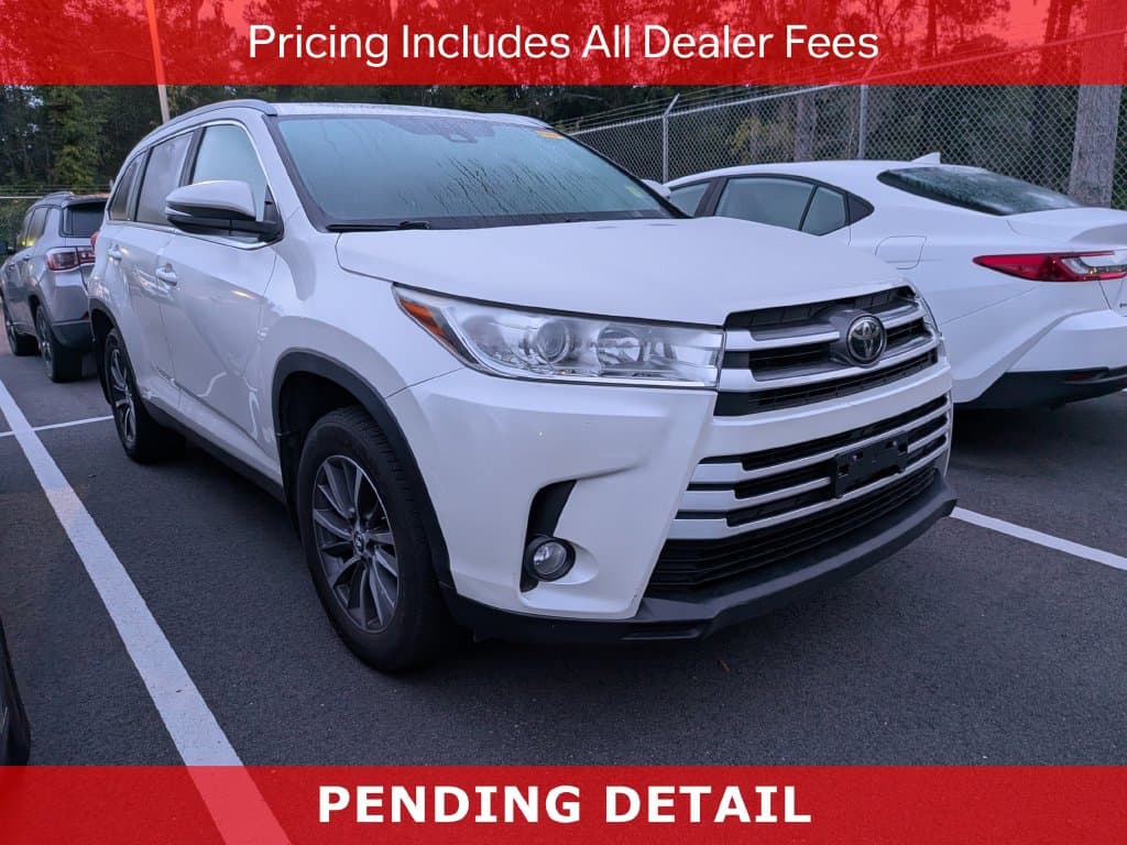 2019 Toyota Highlander XLE — photo 1 of 11