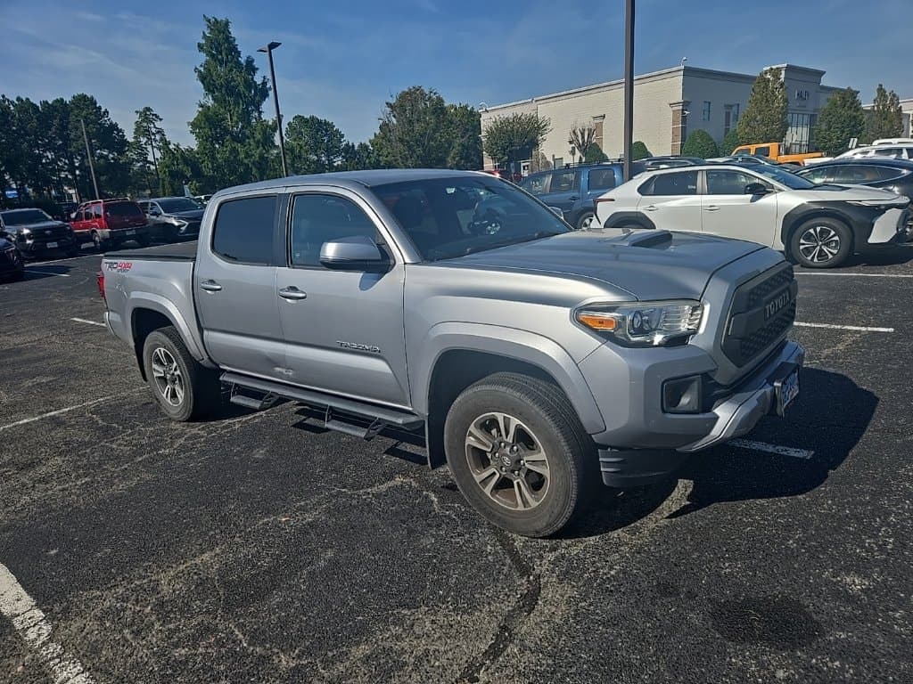 2017 Toyota Tacoma TRD Sport — photo 1 of 8