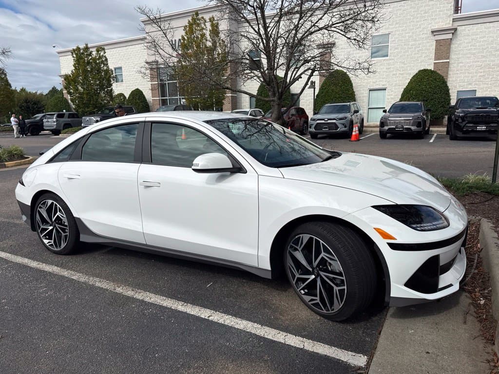 2023 Hyundai IONIQ 6 SEL — photo 1 of 7