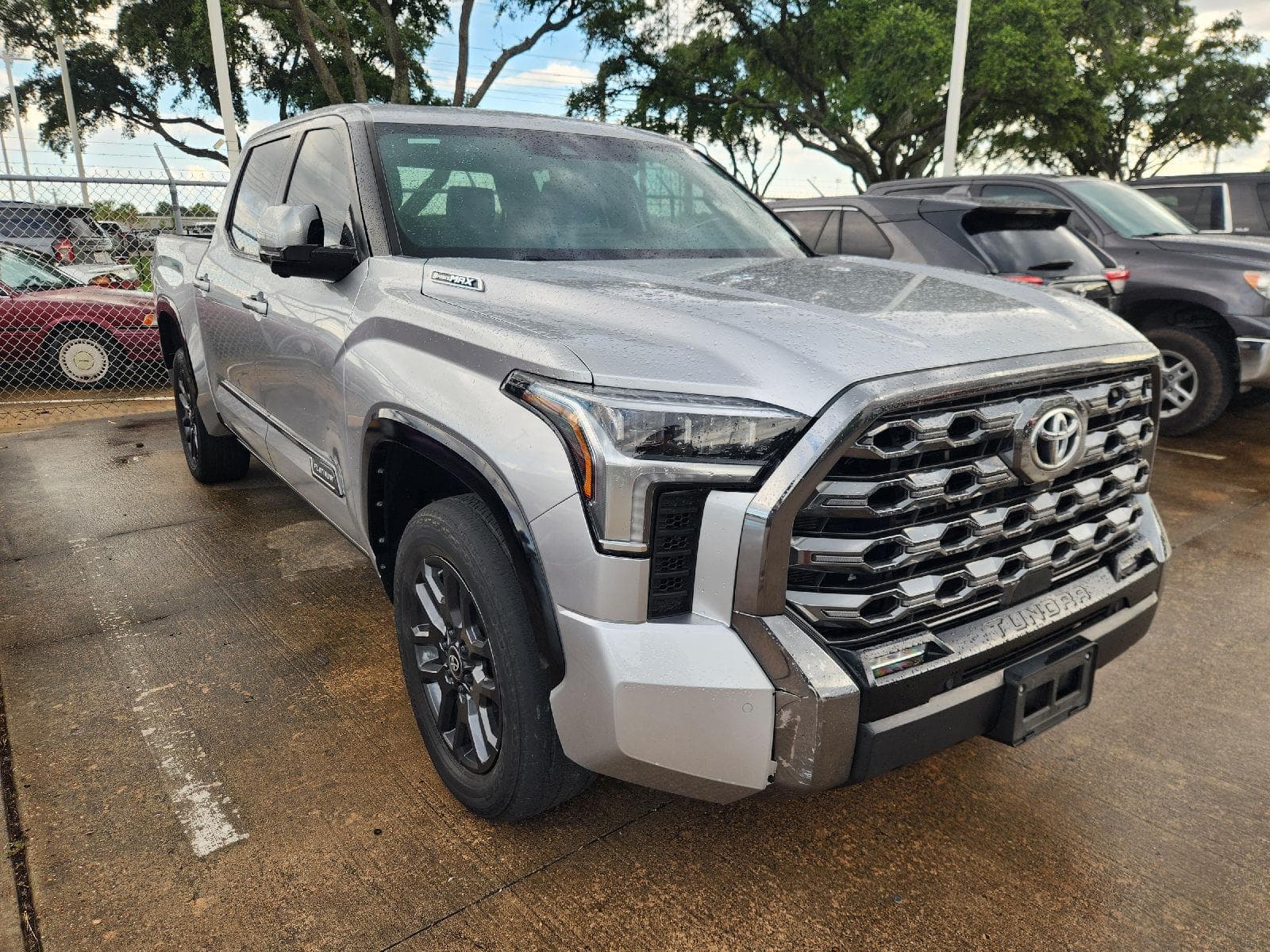 2025 Toyota Tundra 4WD Base — photo 1 of 10