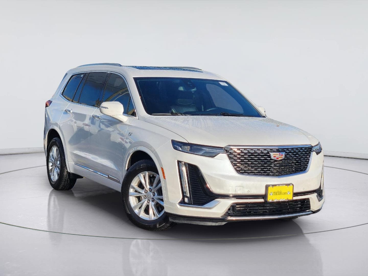 2023 Cadillac XT6 FWD Luxury — photo 1 of 35