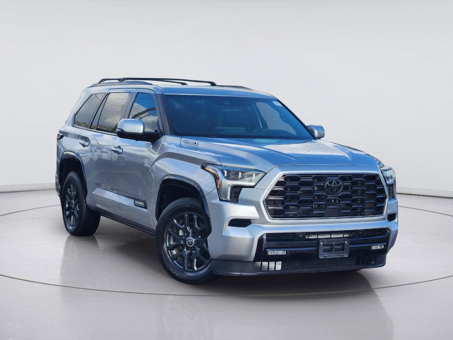 2024 Toyota Sequoia Platinum — photo 1 of 33