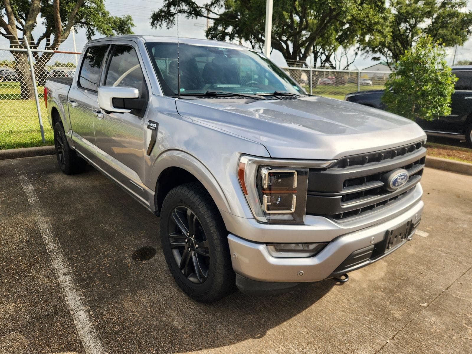 2022 Ford F-150 LARIAT — photo 1 of 8