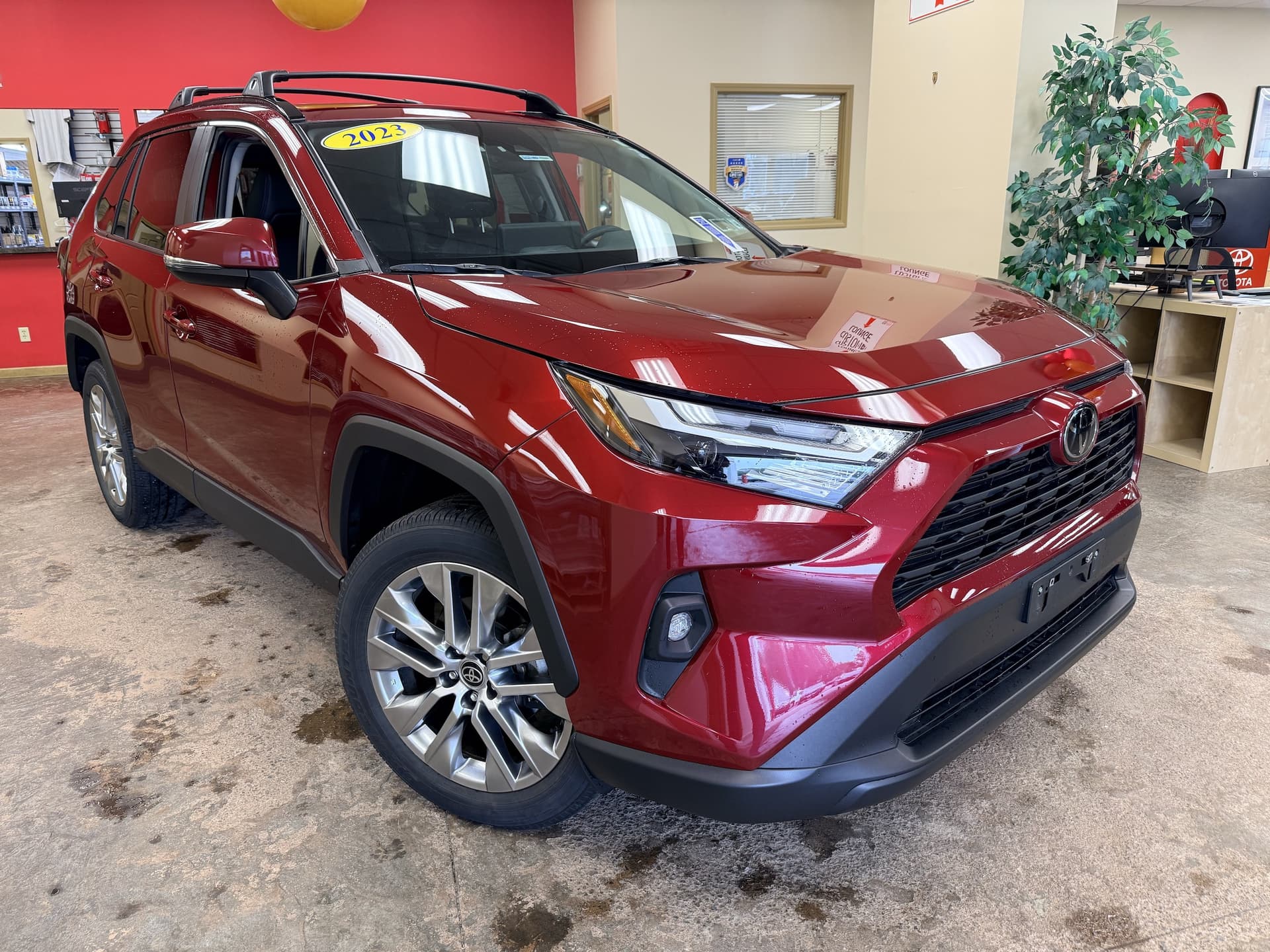 2023 Toyota RAV4 XLE Premium — photo 1 of 12