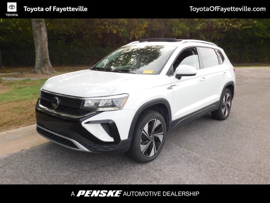 2024 Volkswagen Taos Base — photo 1 of 12