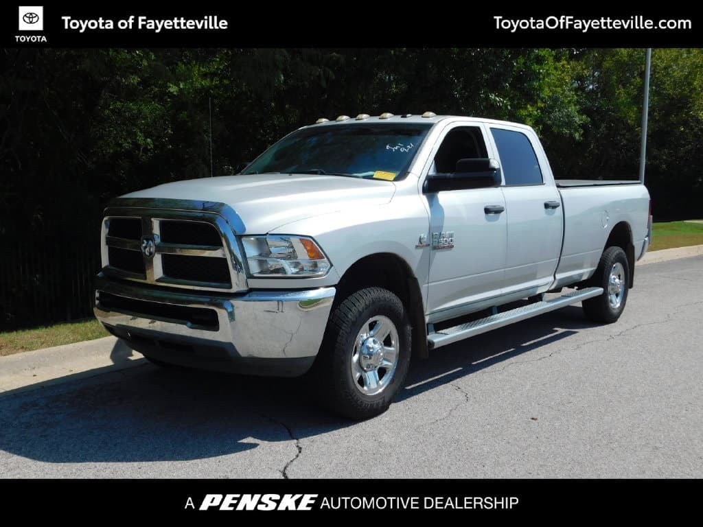 2017 RAM 2500 Tradesman — photo 1 of 10