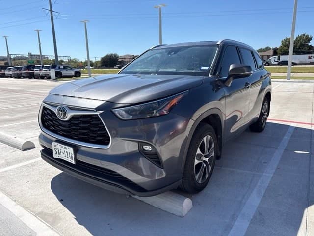2023 Toyota Highlander XLE — photo 1 of 7