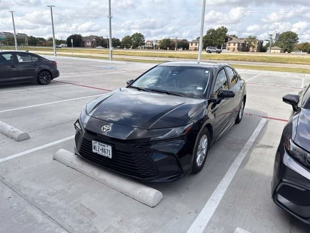 2025 Toyota Camry LE — photo 1 of 7