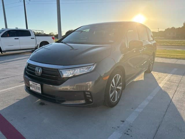 2021 Honda Odyssey Touring — photo 1 of 7
