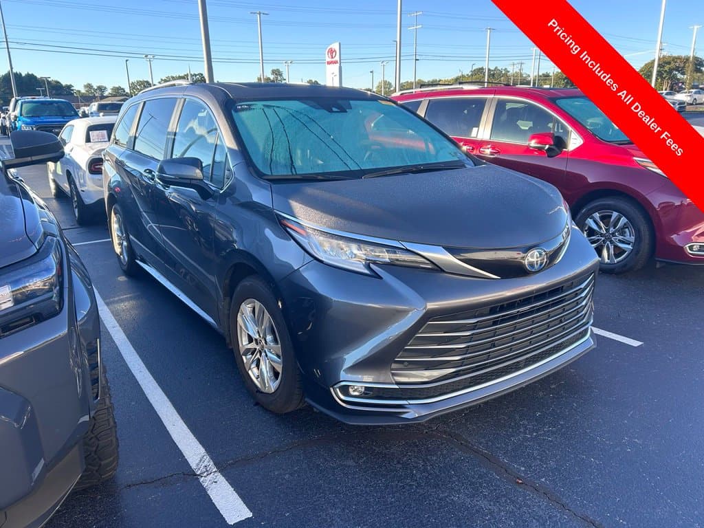 2025 Toyota Sienna Limited — photo 1 of 14