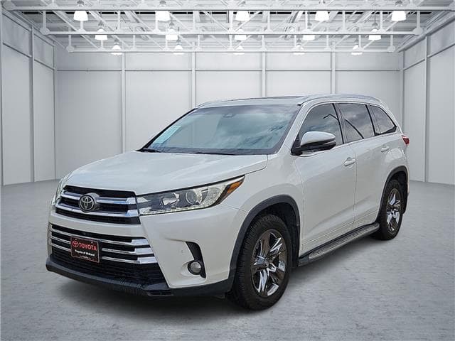2017 Toyota Highlander Base — photo 1 of 20