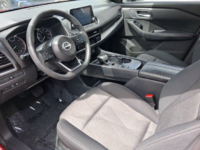 2024 Nissan Rogue SV — photo 1 of 21