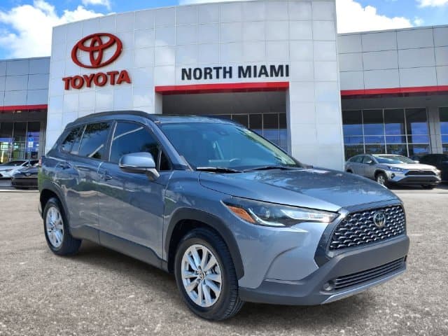 2022 Toyota Corolla Cross LE — photo 1 of 20